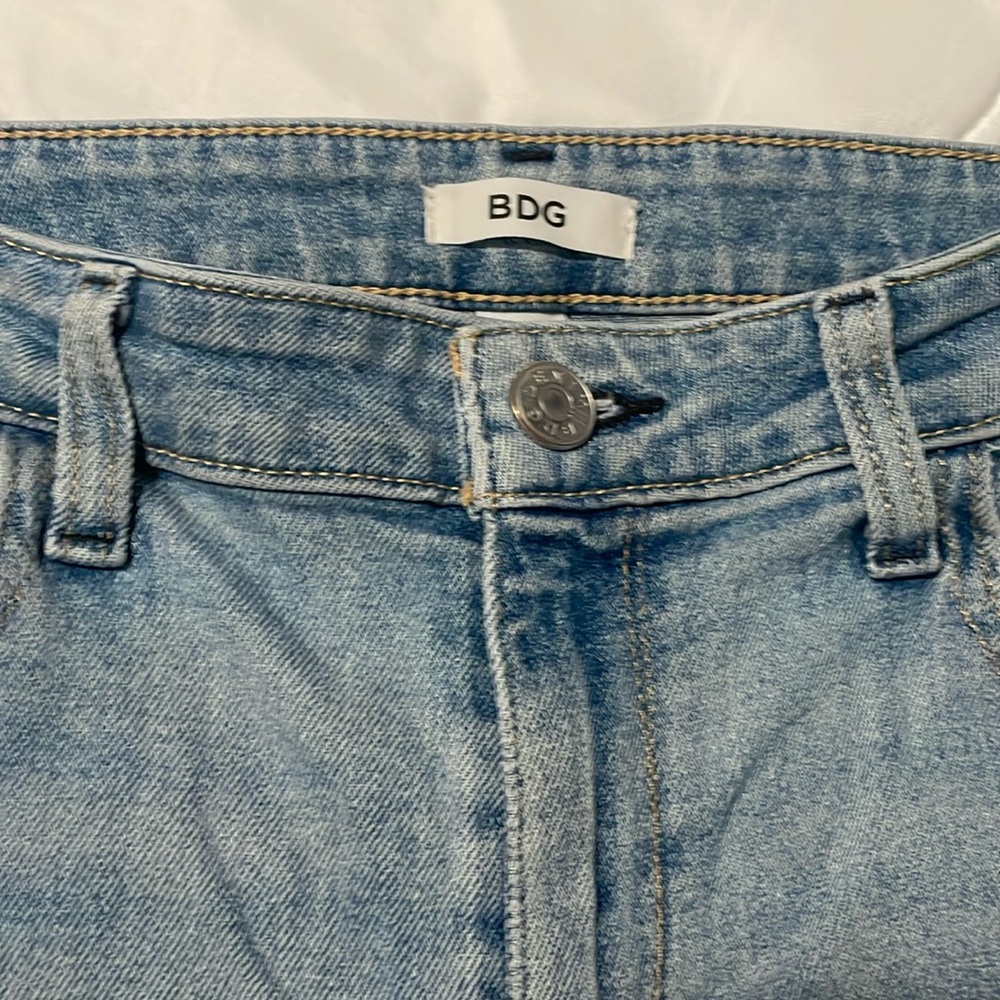 BDG crop kick light wash 5 pocket jeans. Size 28. Raw hem. Nicely worn.